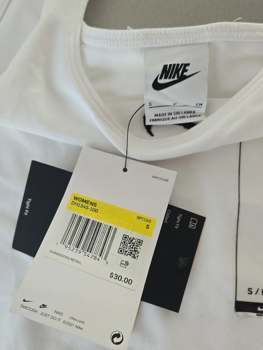 NWT! Nike Women’s White Tank Top with Black Swoosh Size S